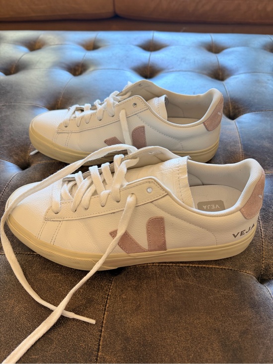 Veja Shoes - Veja Campo Leather Sneakers in White with Blush Accents size 8
